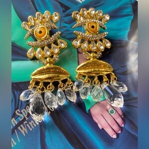 Surrealist earrings reminds me of Schiaparelli ☀️